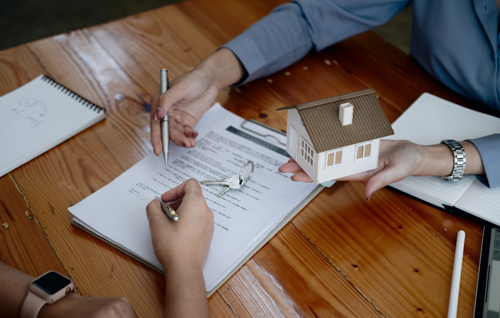 Rédaction d'un constat par un huissier : procédure, utilité et enjeux